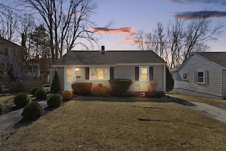 24 Fenway Cir, Brockton, MA 02301