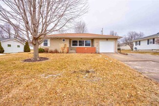 102 E Dougherty Dr, Lone Tree, IA 52755