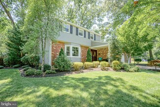 6 Timber Hill Dr, Blackwood, NJ 08012