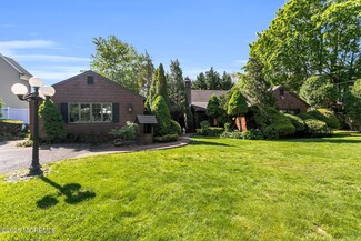 37 Swartzel Dr, Middletown, NJ 07748