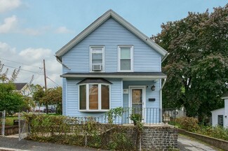 47 Epping St, Lowell, MA 01852