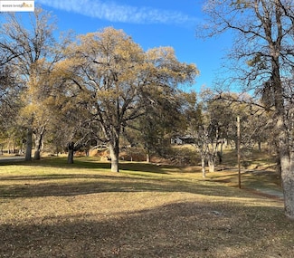 21045 Hemlock St, Groveland, CA 95321
