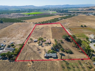 830 Foothill Rd, Hollister, CA 95023