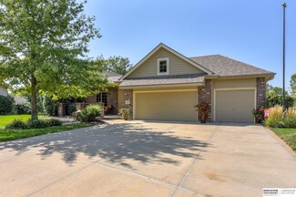 7120 S 100th Cir, La Vista, NE 68128