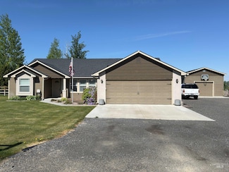 3815 N 2456 E, Filer, ID 83328