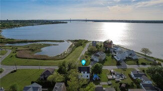 111 Berkley Ave, Portsmouth, RI 02871