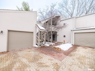 5626 N Withershin Point, Peoria, IL 61615