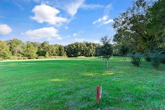 5379 Live Oak Dr, Saint Francisville, LA 70775