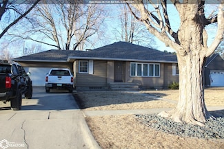 760 W 7th St, Garner, IA 50438