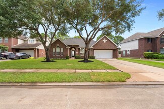 11311 Bucks Bridge Ln, Sugar Land, TX 77498