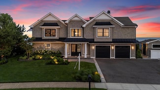 49 Shore Dr S, Copiague, NY 11726
