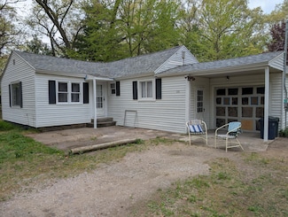 3216 Hall Rd, Muskegon, MI 49442