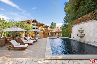 2719 Benedict Canyon Dr, Beverly Hills, CA 90210