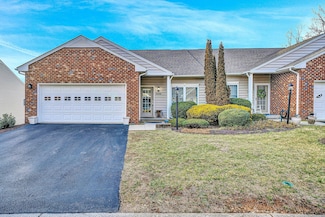 5526 S Village Dr, Roanoke, VA 24018