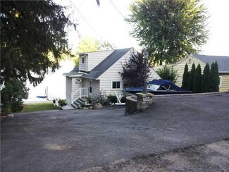 7884 N Maple Rd, Wolcott, NY 14590