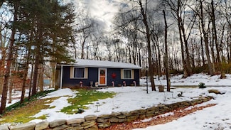 106 Kyra Ln, Shohola, PA 18458