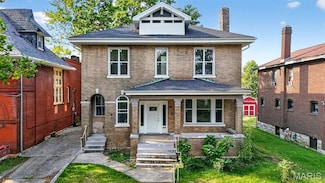 4 Lewis Place, Saint Louis, MO 63113