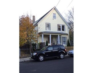 44 Hollingsworth St, Lynn, MA 01902