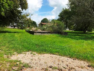 412 S Railroad St, Austin, IN 47102