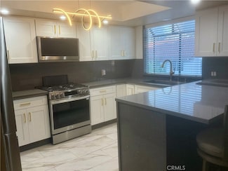 5727 Etiwanda Ave Unit 3, Tarzana, CA 91356