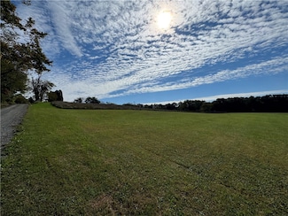 114 Garland Ln, Butler, PA 16002