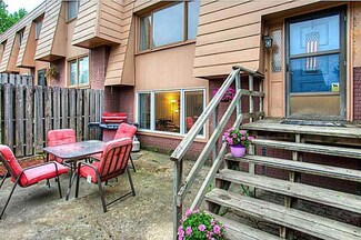 6750 School St Unit 1205, Windsor Heights, IA 50324