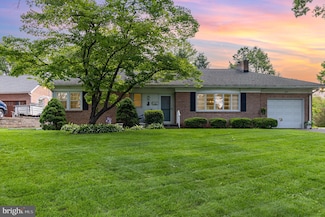 243 Park Ave, Mount Joy, PA 17552