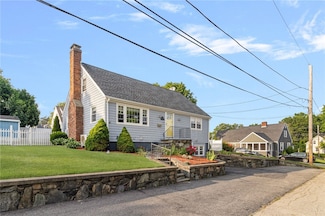 1 Adelaide Ave, Bristol, RI 02809