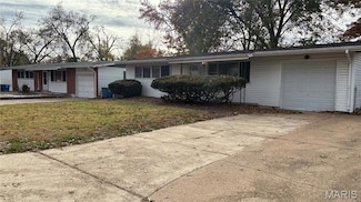 10323 Tanner Dr, Saint Louis, MO 63136