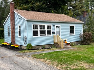63 Bowman St, Farmingdale, ME 04344