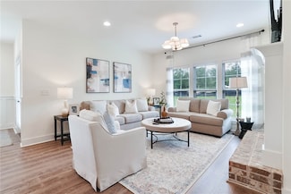 22 Firefly Ln, Opelika, AL 36801