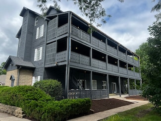 10102 Main St Unit 2A, Hebron, IL 60034