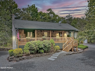 134 Split Rock Rd, Newfoundland, PA 18445
