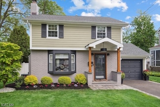 46 N Summit Ave, Chatham, NJ 07928