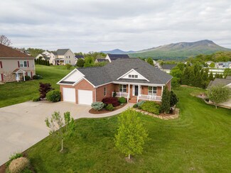 1735 Marigold Cir, Rockingham, VA 22801
