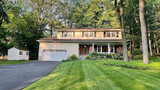 11 Robin Hood Rd, Suffern, NY 10901