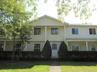 130 Beaconridge Dr Unit 4, Bolingbrook, IL 60440