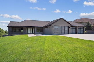 35076 Burgundy Cir, Waukee, IA 50263