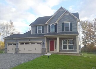 4446 Pace Ln, Clay, NY 13041