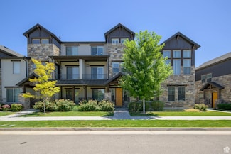 10465 S Beetdigger Blvd, Sandy, UT 84070