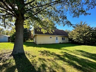 12401 Grove St, Sterling, IL 61081