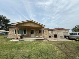 3526 SE 6th Ave, Topeka, KS 66607
