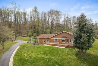 817 Peach Dr, Livingston, TN 38570