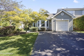 39 Hemlock Way, Freehold, NJ 07728