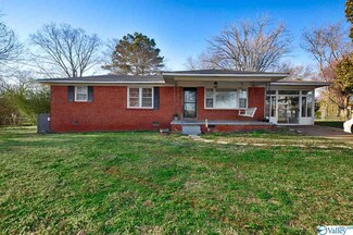 1493 Joe Quick Rd, New Market, AL 35761