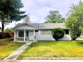 953 E Ash St, Othello, WA 99344