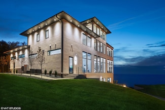 639 Sul Lago S, Benton Harbor, MI 49022