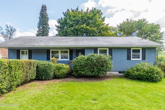 111 Decker Ln, Matamoras, PA 18336