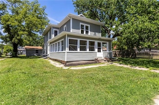 526 S Maple St, Ottawa, KS 66067