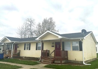 305 N 6th St, Mitchell, IN 47446